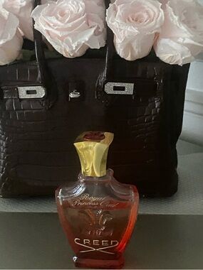 Creed Royal Princess Oud Red to Orange Gradient with Gold Cap no Box unisex